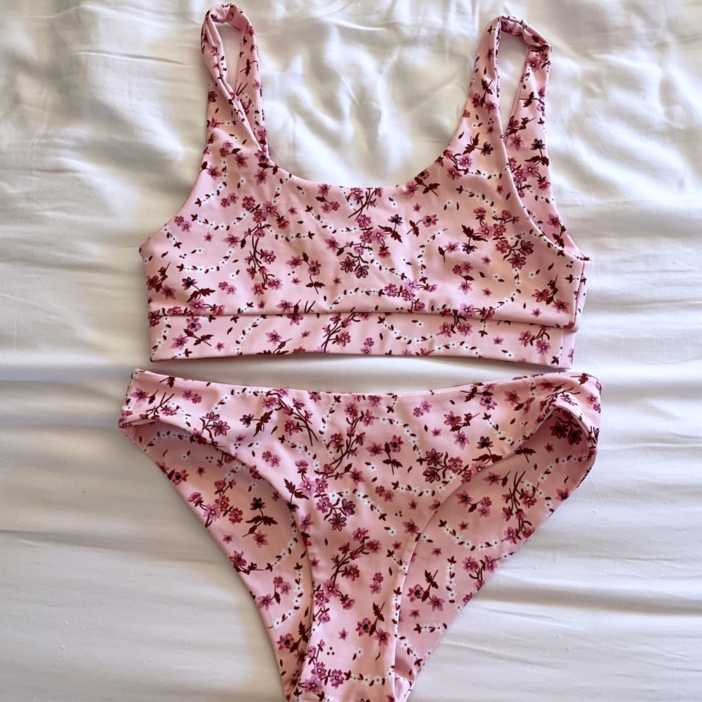NWOT Kulani Kinis